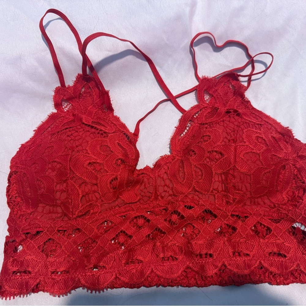 Elegant White Lace Bralette - Boutique